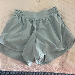 Lulu hotty hot shorts, only worn twice. Size 4